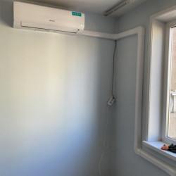 Установка кондиционера под окном